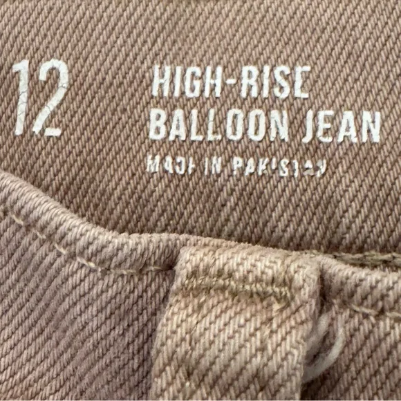 A.N.A women's High-Rise Balloon Jean five-button closure pants size 12
 b65 - Picture 3 of 6